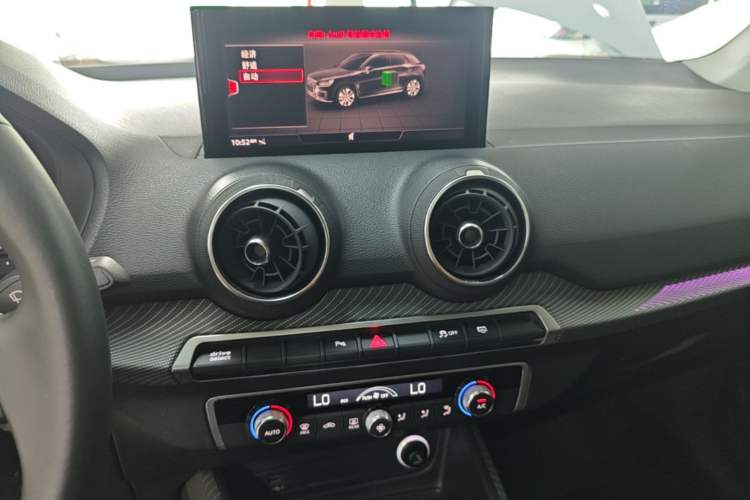 Used Audi Q2L e-tron 2019 Q2L e-tron Pure Electric Smart Enjoyment Model Audio And AC Panel