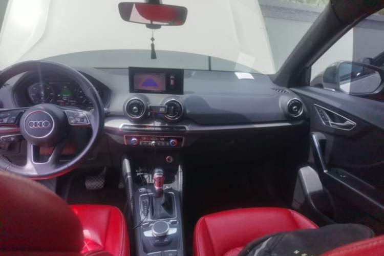 Used Audi Q2L e-tron 2019 Q2L e-tron Pure Electric Smart Enjoyment Model Audio And AC Panel