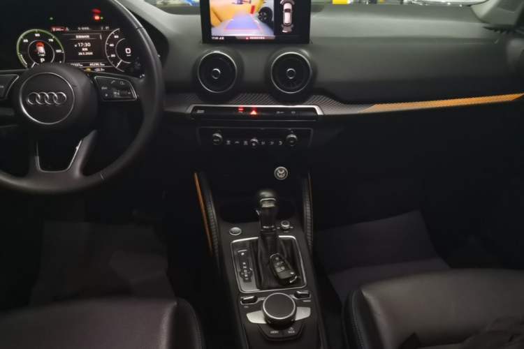 Used Audi Q2L e-tron 2019 Q2L e-tron Pure Electric Smart Enjoyment Model Audio And AC Panel