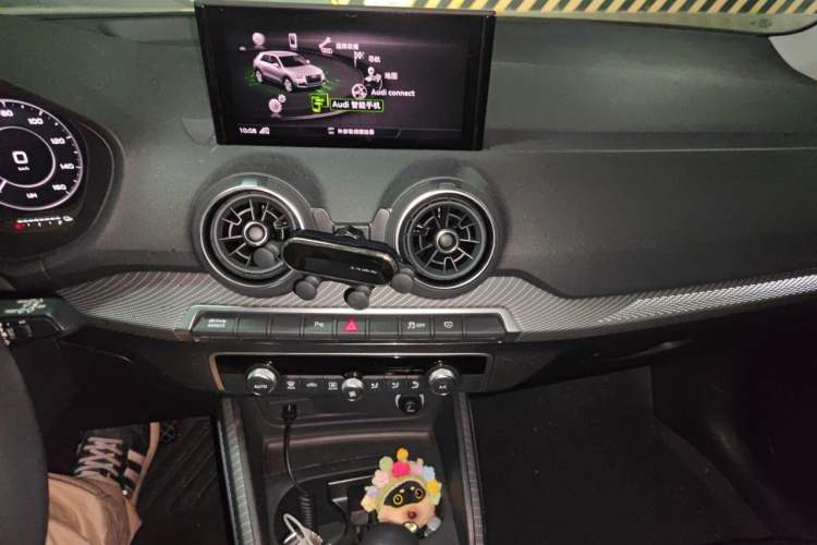 Used Audi Q2L e-tron 2019 Q2L e-tron Pure Electric Smart Enjoyment Model Audio And AC Panel