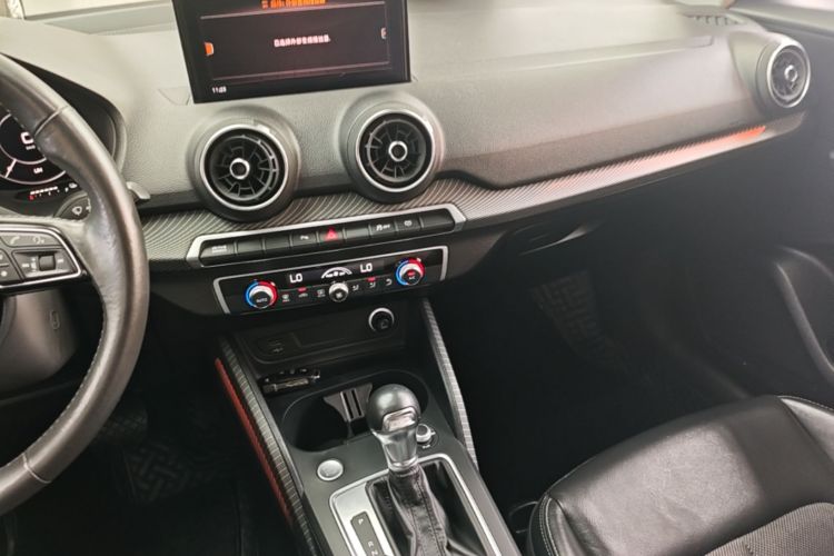 Used Audi Q2L e-tron 2019 Q2L e-tron Pure Electric Smart Enjoyment Model Audio And AC Panel