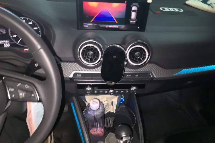 Used Audi Q2L e-tron 2019 Q2L e-tron Pure Electric Smart Enjoyment Model Audio And AC Panel