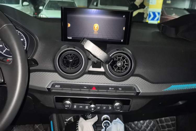 Used Audi Q2L e-tron 2019 Q2L e-tron Pure Electric Smart Style Audio And AC Panel