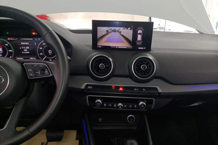 Used Audi Q2L e-tron 2019 Q2L e-tron Pure Electric Smart Enjoyment Model Audio And AC Panel