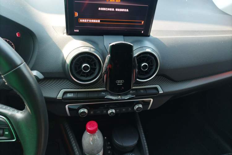 Used Audi Q2L e-tron 2019 Q2L e-tron Pure Electric Smart Enjoyment Model Audio And AC Panel