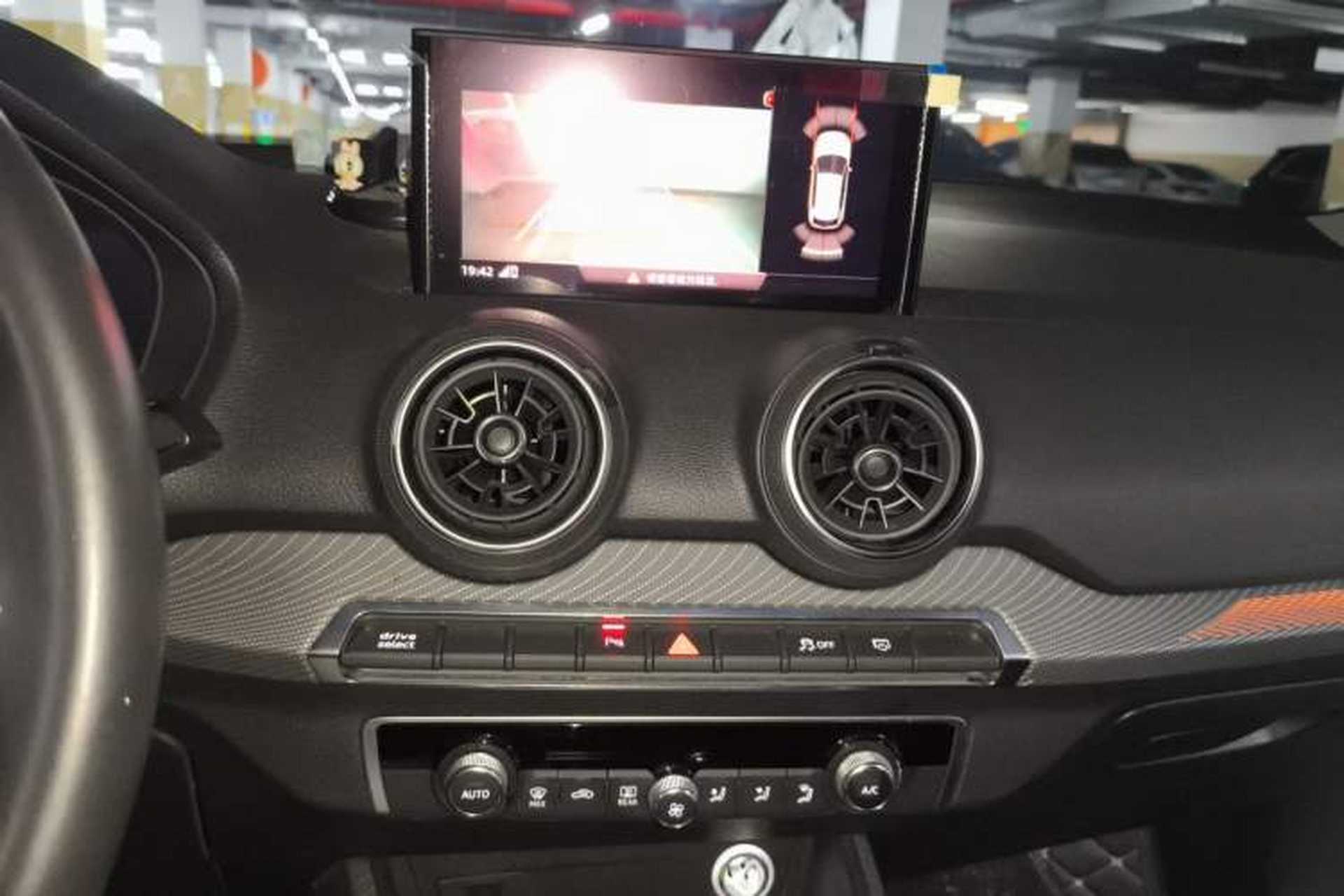 Used Audi Q2L e-tron 2019 Q2L e-tron Pure Electric Smart Enjoyment Model Audio And AC Panel