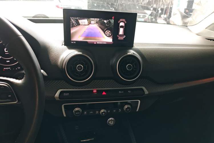 Used Audi Q2L e-tron 2019 Q2L e-tron Pure Electric Smart Enjoyment Model Audio And AC Panel