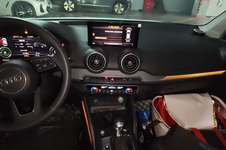 Used Audi Q2L e-tron 2019 Q2L e-tron Pure Electric Smart Style Audio And AC Panel