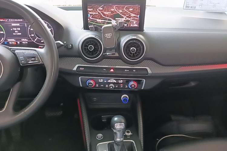 Used Audi Q2L e-tron 2019 Q2L e-tron Pure Electric Smart Enjoyment Model Audio And AC Panel