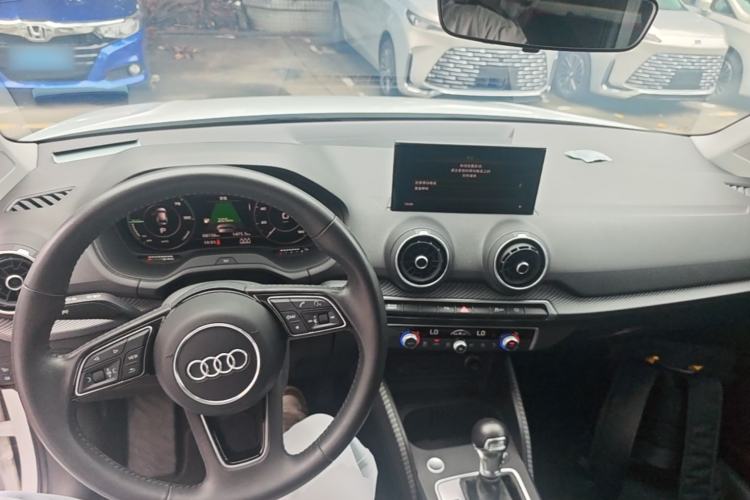 Used Audi Q2L e-tron 2019 Q2L e-tron Pure Electric Smart Enjoyment Model Center Console