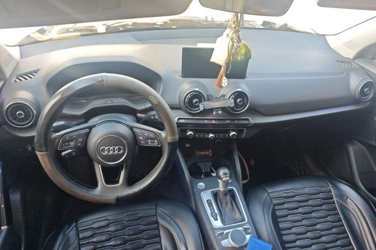 Used Audi Q2L e-tron 2019 Q2L e-tron Pure Electric Smart Style Center Console