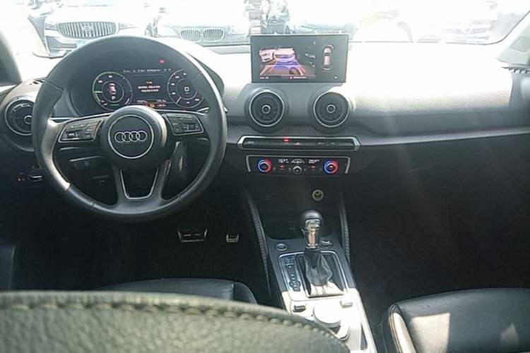 Used Audi Q2L e-tron 2019 Q2L e-tron Pure Electric Smart Enjoyment Model Center Console