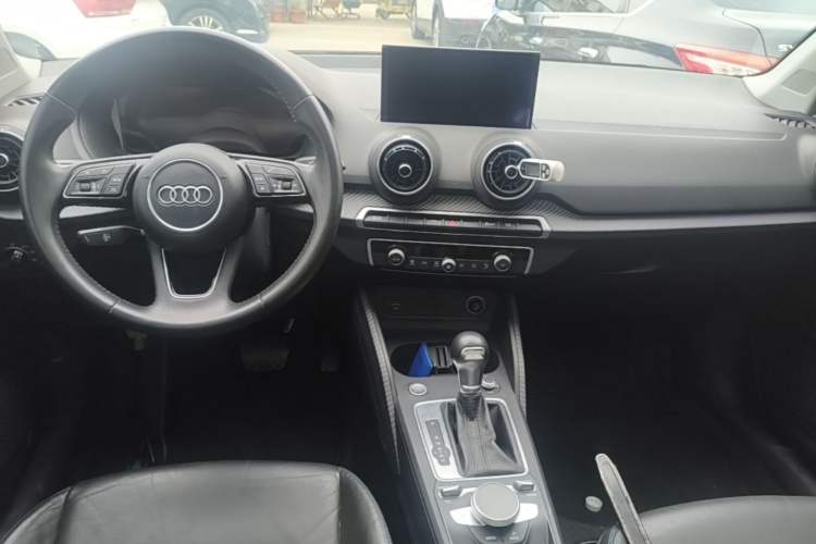 Used Audi Q2L e-tron 2019 Q2L e-tron Pure Electric Smart Enjoyment Model Center Console