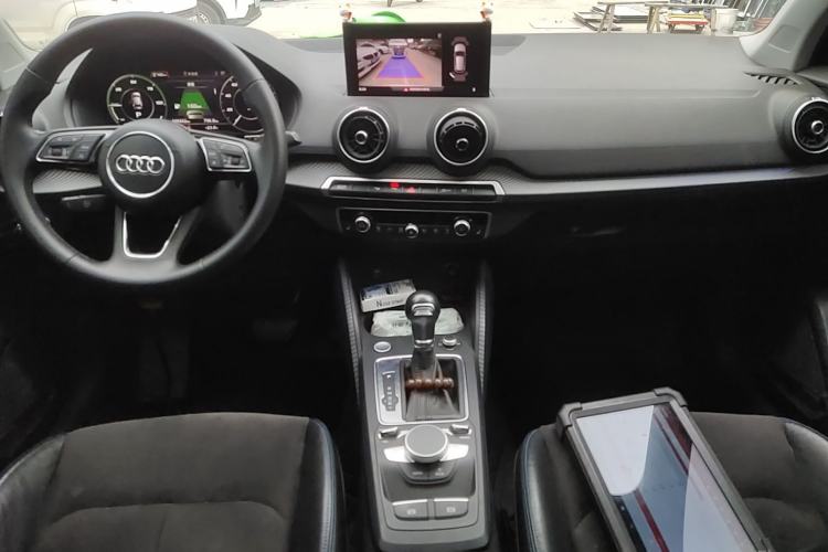 Used Audi Q2L e-tron 2019 Q2L e-tron Pure Electric Smart Enjoyment Model Center Console