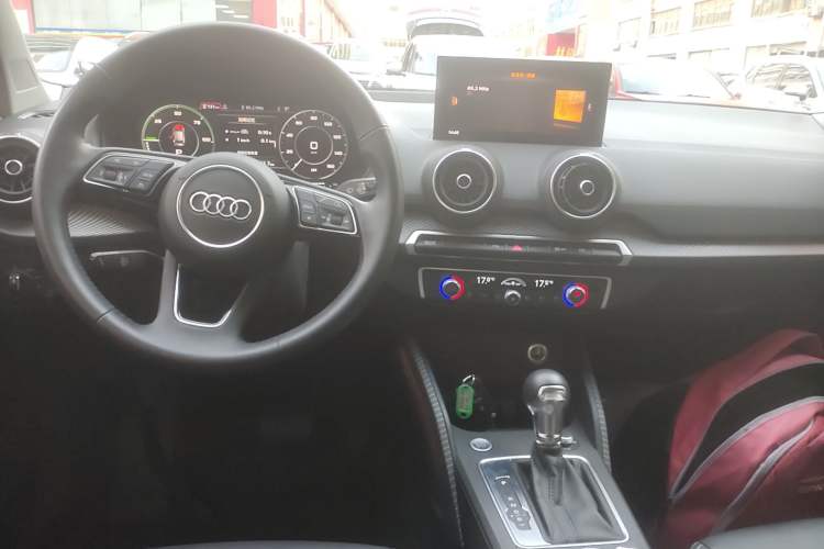 Used Audi Q2L e-tron 2019 Q2L e-tron Pure Electric Smart Style Center Console