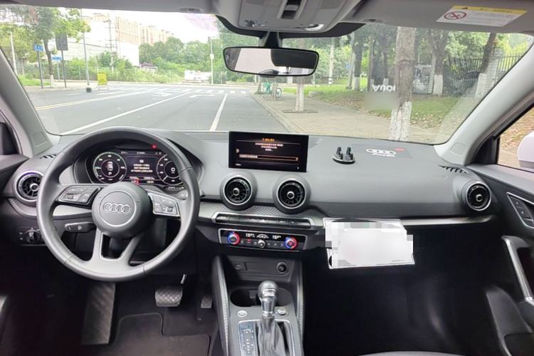 Used Audi Q2L e-tron 2019 Q2L e-tron Pure Electric Smart Enjoyment Model Center Console