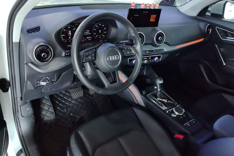 Used Audi Q2L e-tron 2019 Q2L e-tron Pure Electric Smart Enjoyment Model Center Console