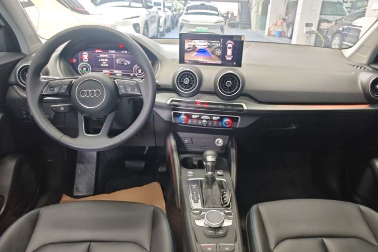 Used Audi Q2L e-tron 2019 Q2L e-tron Pure Electric Smart Enjoyment Model Center Console