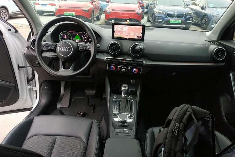 Used Audi Q2L e-tron 2019 Q2L e-tron Pure Electric Smart Enjoyment Model Center Console