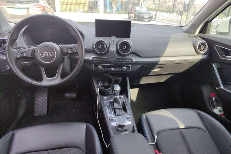 Used Audi Q2L e-tron 2019 Q2L e-tron Pure Electric Smart Enjoyment Model Center Console