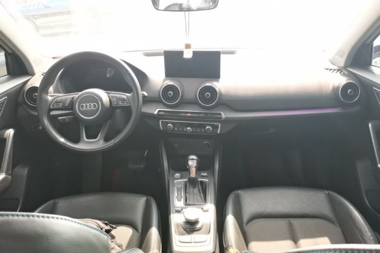 Used Audi Q2L e-tron 2019 Q2L e-tron Pure Electric Smart Enjoyment Model Center Console
