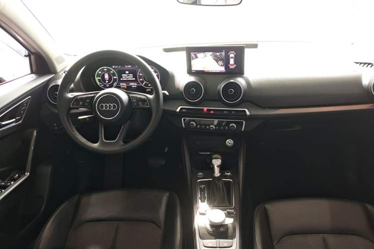 Used Audi Q2L e-tron 2019 Q2L e-tron Pure Electric Smart Enjoyment Model Center Console
