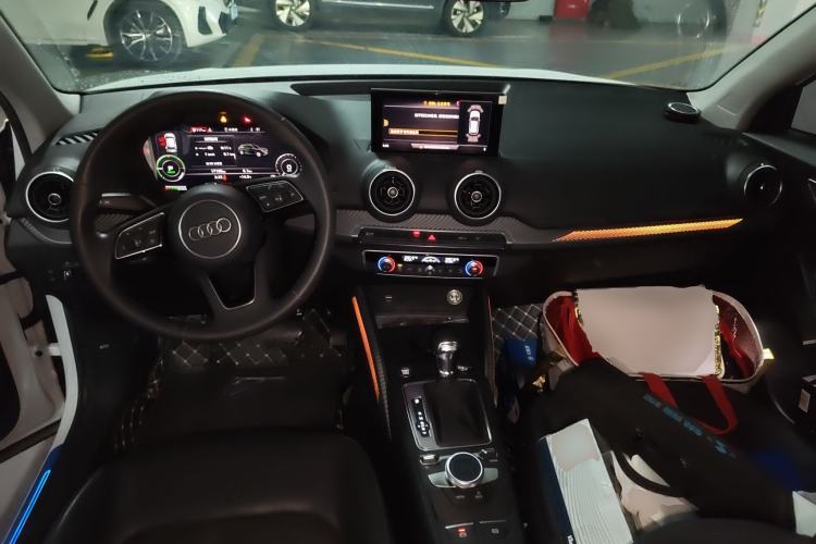 Used Audi Q2L e-tron 2019 Q2L e-tron Pure Electric Smart Style Center Console