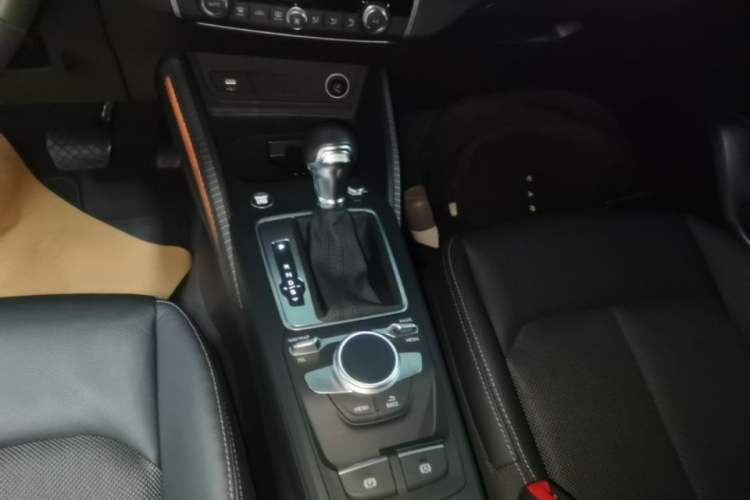 Used Audi Q2L e-tron 2019 Q2L e-tron Pure Electric Smart Style Gear Lever