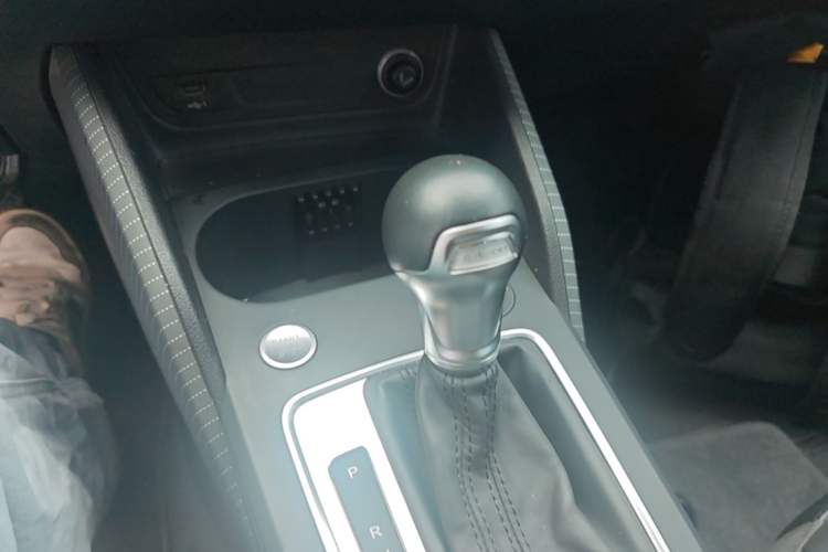 Used Audi Q2L e-tron 2019 Q2L e-tron Pure Electric Smart Enjoyment Model Gear Lever