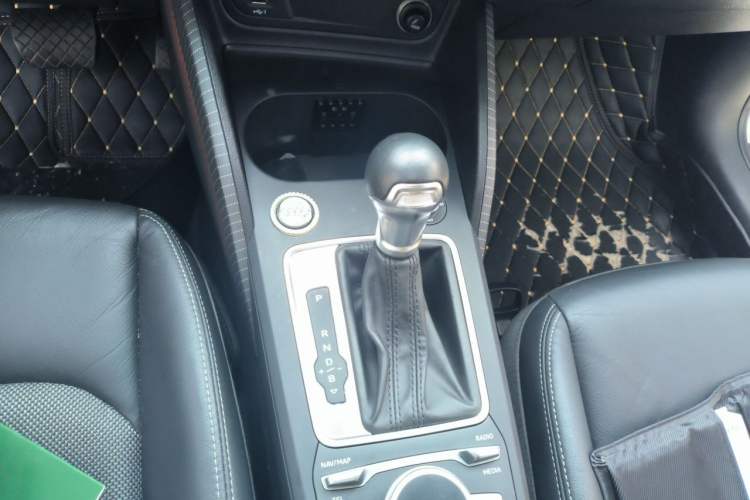 Used Audi Q2L e-tron 2019 Q2L e-tron Pure Electric Smart Enjoyment Model Gear Lever