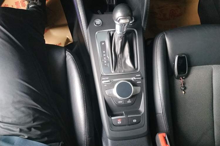 Used Audi Q2L e-tron 2019 Q2L e-tron Pure Electric Smart Enjoyment Model Gear Lever