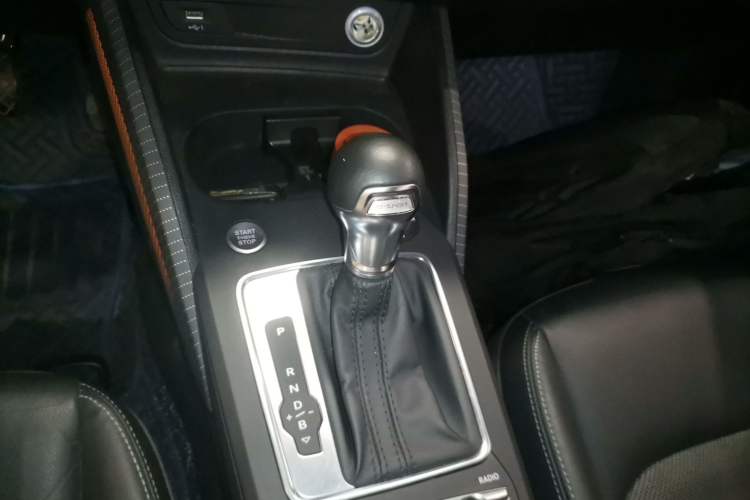 Used Audi Q2L e-tron 2019 Q2L e-tron Pure Electric Smart Enjoyment Model Gear Lever