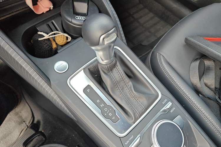 Used Audi Q2L e-tron 2019 Q2L e-tron Pure Electric Smart Style Gear Lever