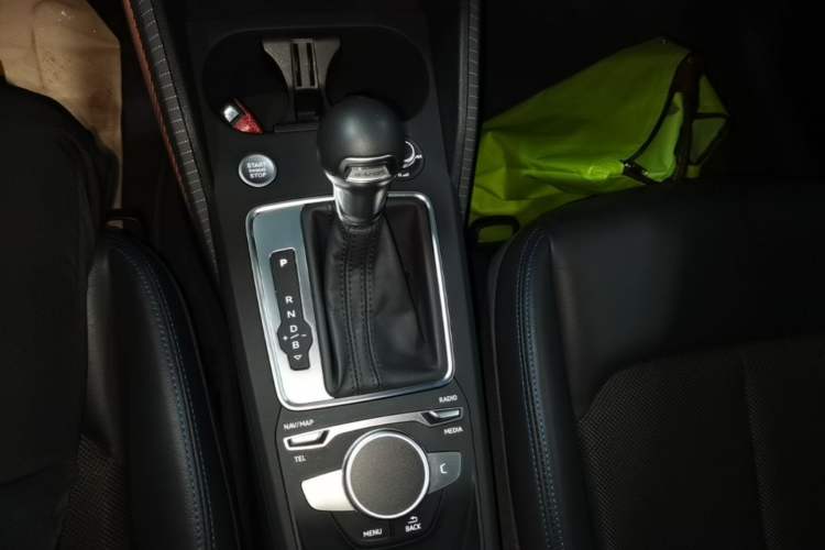 Used Audi Q2L e-tron 2019 Q2L e-tron Pure Electric Smart Enjoyment Model Gear Lever