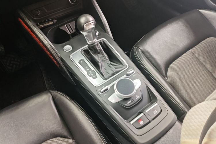 Used Audi Q2L e-tron 2019 Q2L e-tron Pure Electric Smart Enjoyment Model Gear Lever