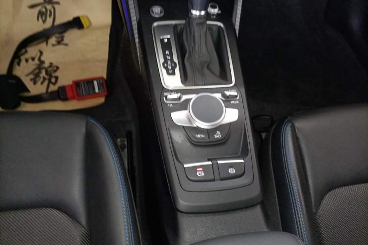 Used Audi Q2L e-tron 2019 Q2L e-tron Pure Electric Smart Enjoyment Model Gear Lever