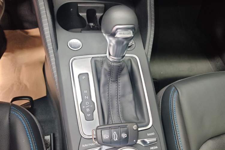 Used Audi Q2L e-tron 2019 Q2L e-tron Pure Electric Smart Enjoyment Model Gear Lever