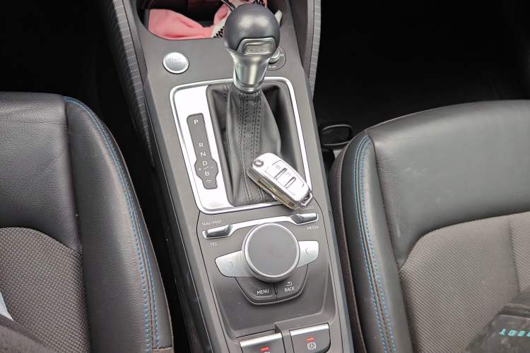 Used Audi Q2L e-tron 2019 Q2L e-tron Pure Electric Smart Style Gear Lever