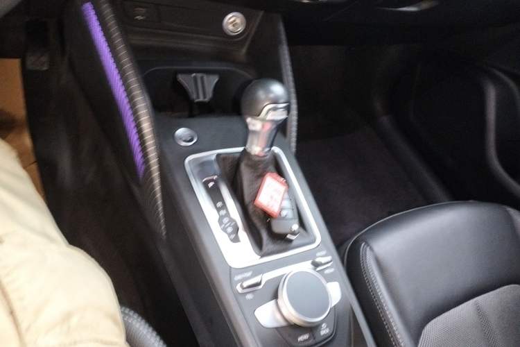 Used Audi Q2L e-tron 2019 Q2L e-tron Pure Electric Smart Style Gear Lever