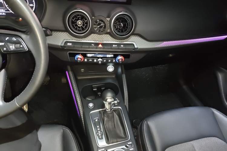 Used Audi Q2L e-tron 2019 Q2L e-tron Pure Electric Smart Style Gear Lever