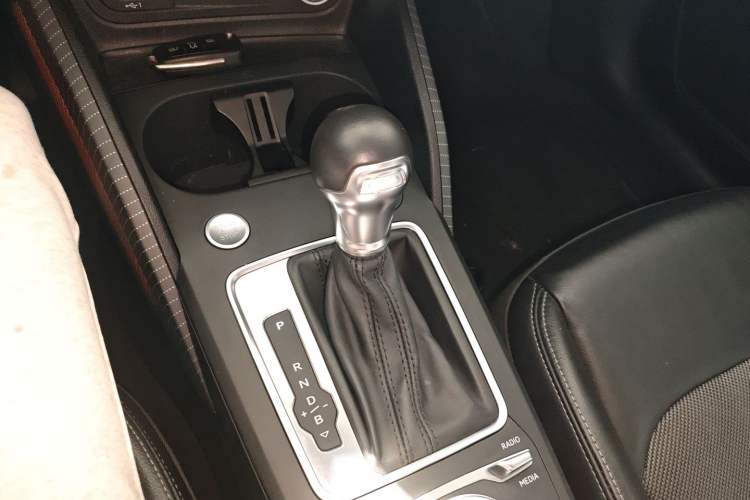 Used Audi Q2L e-tron 2019 Q2L e-tron Pure Electric Smart Enjoyment Model Gear Lever