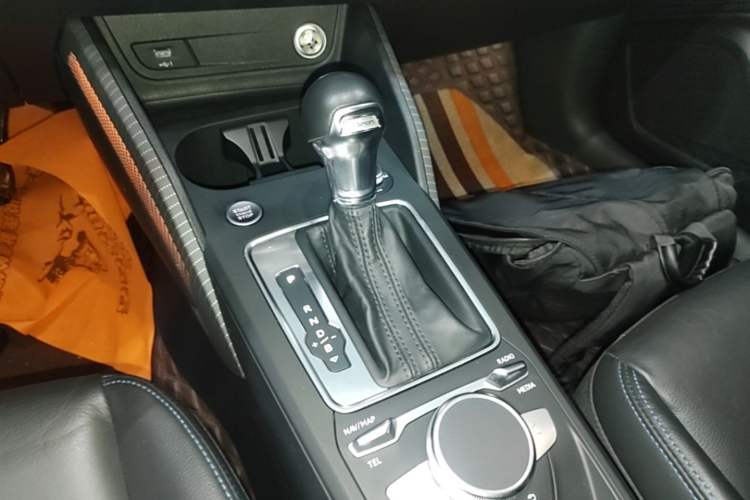 Used Audi Q2L e-tron 2019 Q2L e-tron Pure Electric Smart Enjoyment Model Gear Lever