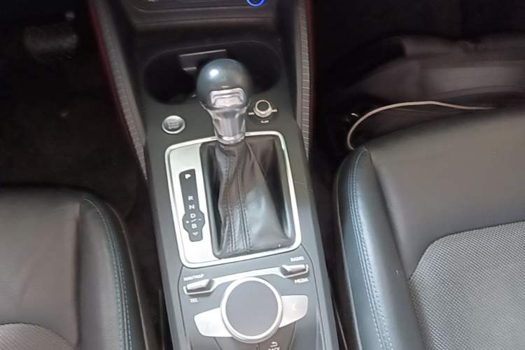 Used Audi Q2L e-tron 2019 Q2L e-tron Pure Electric Smart Enjoyment Model Gear Lever