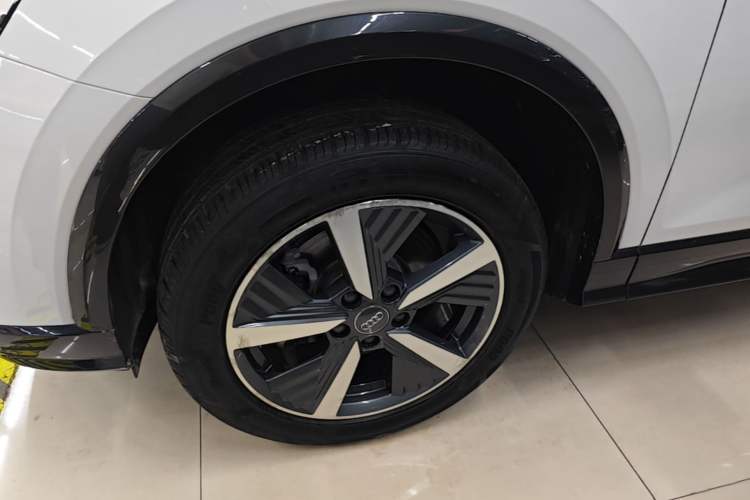 Used Audi Q2L e-tron 2019 Q2L e-tron Pure Electric Smart Enjoyment Model Left Front Wheel Hub