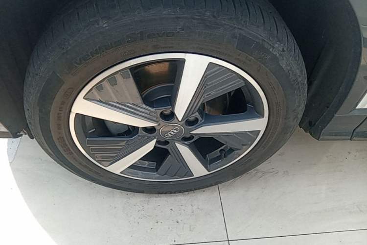 Used Audi Q2L e-tron 2019 Q2L e-tron Pure Electric Smart Enjoyment Model Left Front Wheel Hub