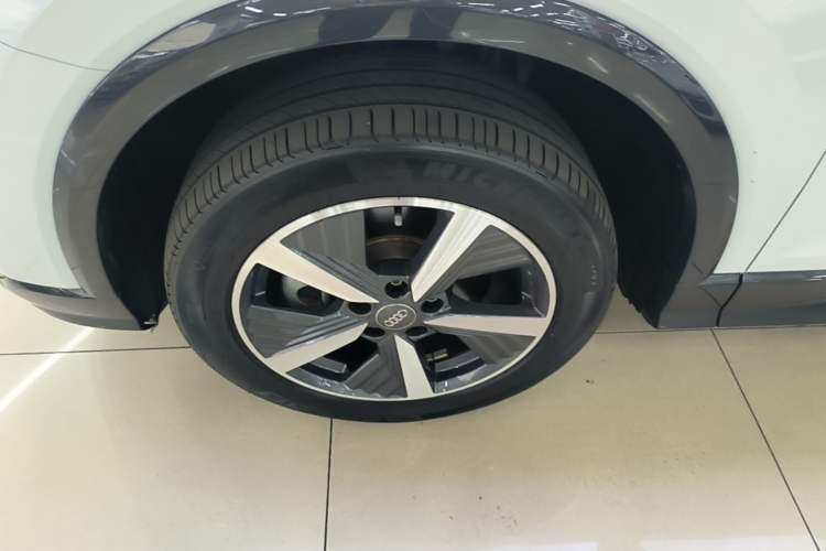 Used Audi Q2L e-tron 2019 Q2L e-tron Pure Electric Smart Style Left Front Wheel Hub