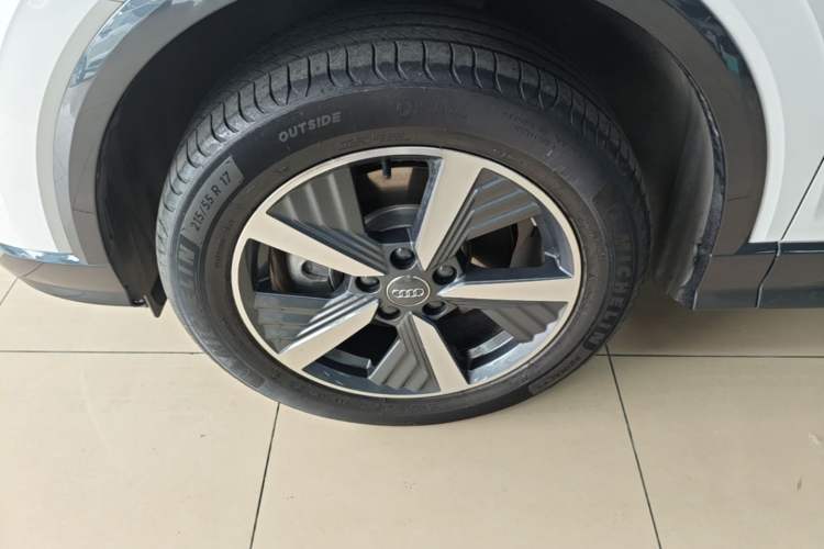 Used Audi Q2L e-tron 2019 Q2L e-tron Pure Electric Smart Enjoyment Model Left Front Wheel Hub