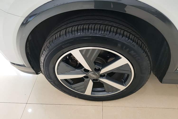 Used Audi Q2L e-tron 2019 Q2L e-tron Pure Electric Smart Enjoyment Model Left Front Wheel Hub