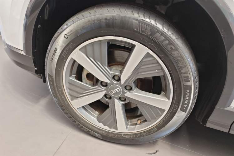 Used Audi Q2L e-tron 2019 Q2L e-tron Pure Electric Smart Enjoyment Model Left Front Wheel Hub