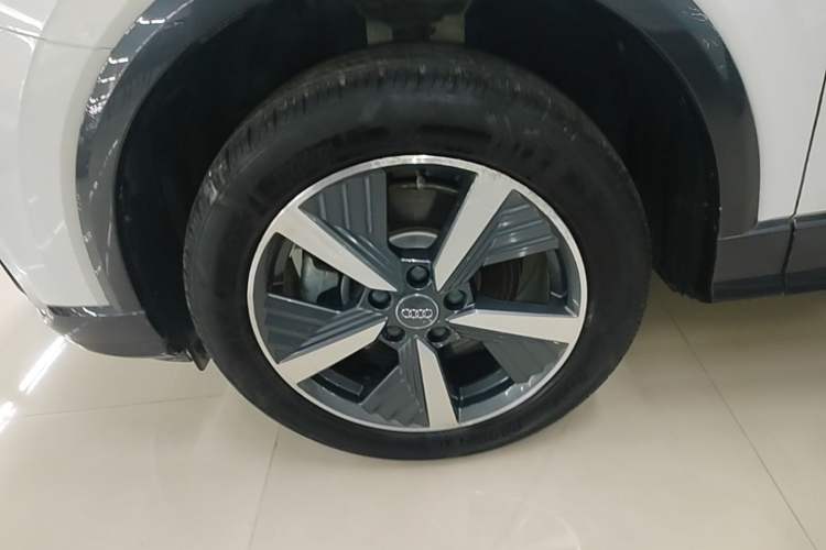 Used Audi Q2L e-tron 2019 Q2L e-tron Pure Electric Smart Enjoyment Model Left Front Wheel Hub